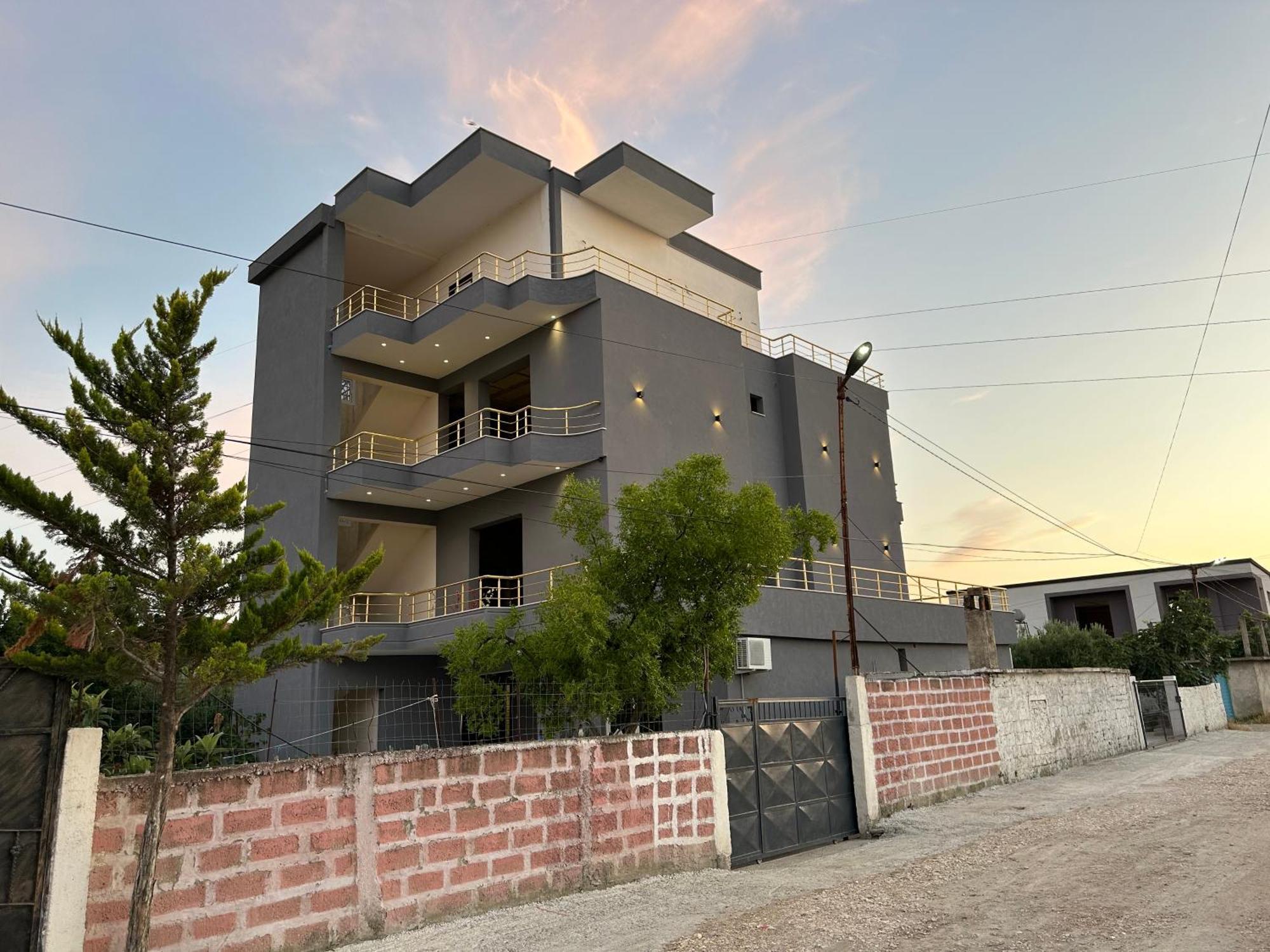 Mico'S Apartments Vlorë Eksteriør bilde